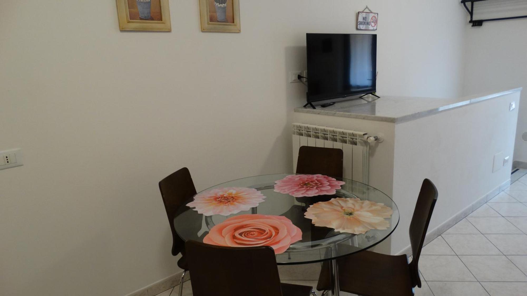 Rose Apartment Luni Zewnętrze zdjęcie